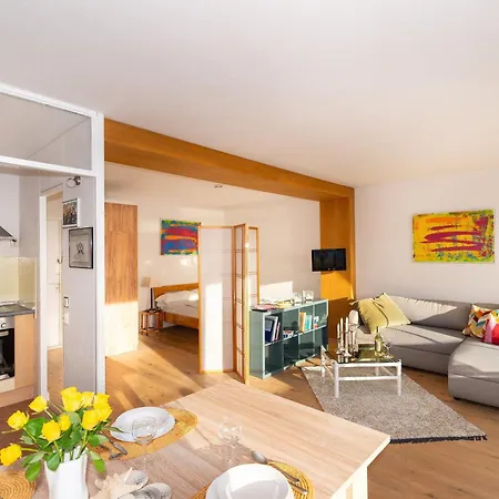 Captains Lounge Apartment